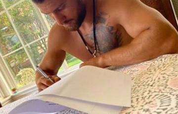 Lomachenko and Lopez signs contracts