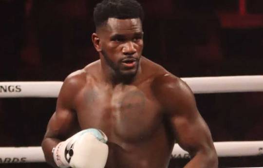 Hoe Yoenli Hernandez vs Kyrone Davis te kijken - Livestream & TV-kanalen