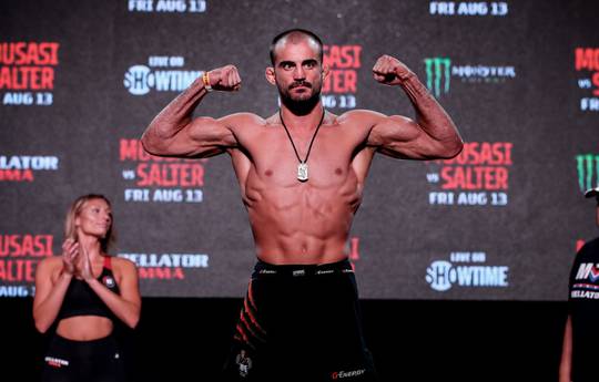 Koreshkov extiende contrato con Bellator