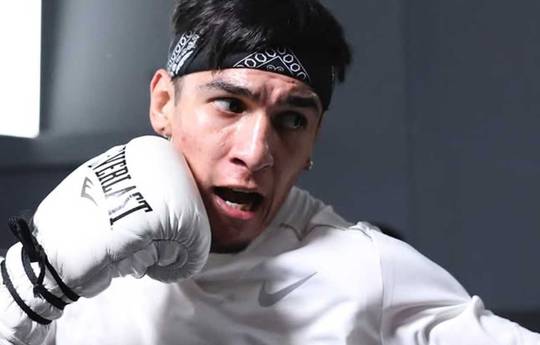Hoe Omar Trinidad vs Mike Plania te bekijken - Live stream & TV Kanalen