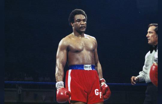 Larry Holmes revela por qué está detrás del actual campeón de peso pesado: "Me evitó"
