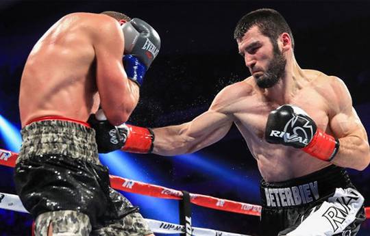 Beterbiev stops Johnson despite the knockdown in career