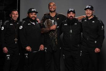 Ulberg vs. Prochazka bei UFC 327: Neuer Champion triumphiert – und verliert danach seinen Gürtel