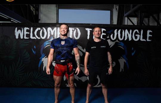 McGregor recebe faixa preta em Jiu-Jitsu