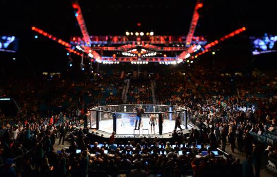 Турнир UFC 215 перенесен на 9 сентября