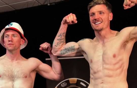 What time is Fearghus Quinn vs Aston Brown tonight? Ringwalks, schedule, streaming links