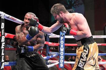 Khytrov beats Findley on points