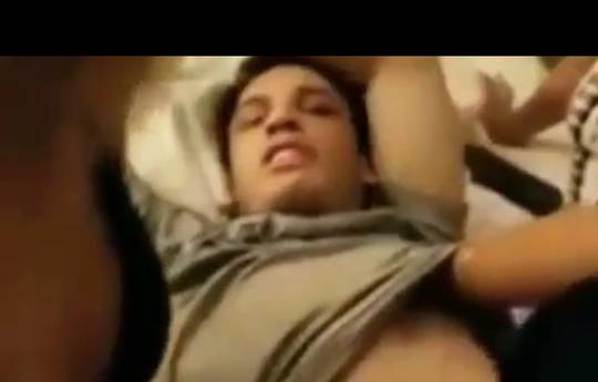 Julio Cesar Chavez Jr with hot girls in hotel room (video)