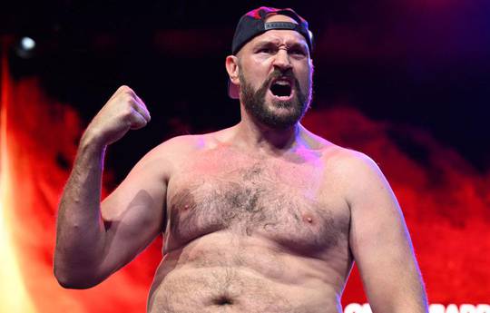 Fury chamou "parvalhão" ao pugilista russo, que ficou ofendido