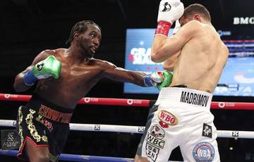 Boxe. Crawford a conquis la quatrième division en battant Madrimov