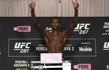 UFC 287: Pereira and Adesanya weigh in (video)