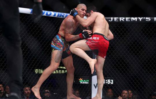 Adesanya avaliou as chances de Pereira na revanche contra Ankalaev
