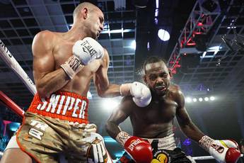 Pedraza defeats LesPierre on points