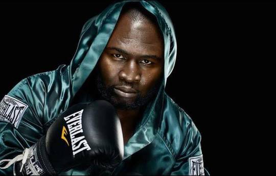 James Toney nomme un combattant surprenant dans son trio de tête : "Il est spécial