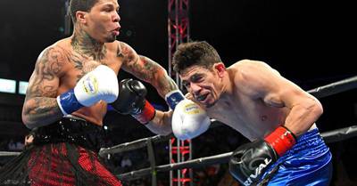 Davis knocks Ruiz out in the first (video)