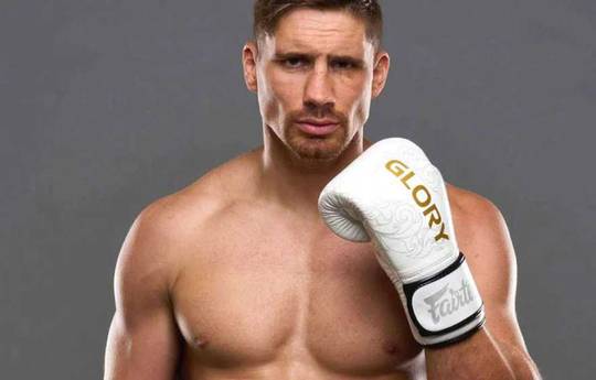 Verhoeven verließ Glory und gab den Meisterschaftsgürtel ab