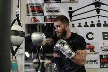 Uzcategui: "Canelo will knock out Plant, he's on another level"