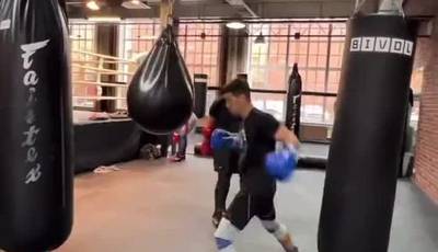 Bivol showed how he works on a pear