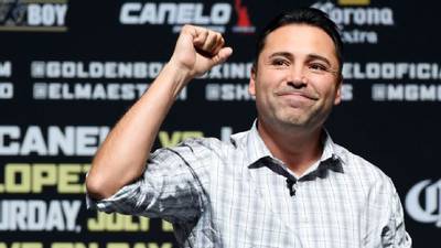 De La Hoya teases return, calls out McGregor