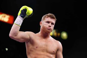 Een insider heeft Canelo's volgende tegenstander genoemd