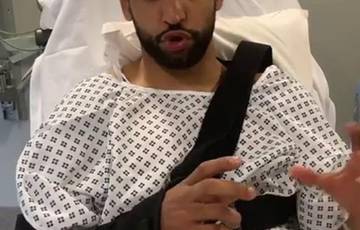 Amir Khan has a surgery on his elbow