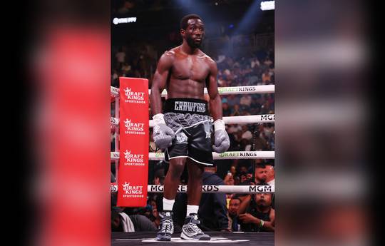 Terence Crawford stellt Canelos Logik mit Kampfgeschichte in Frage: "Er macht Ausreden"