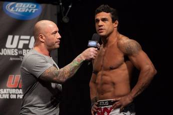 Belfort offers Joe Rogan a place in his corner