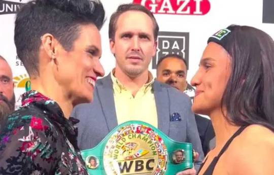 What time is Asley Gonzalez vs Mary Romero tonight? Ringwalks, schedule, streaming links