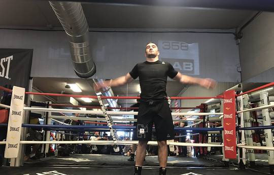 Gassiev and Wlodarczyk in open training sessions (video)