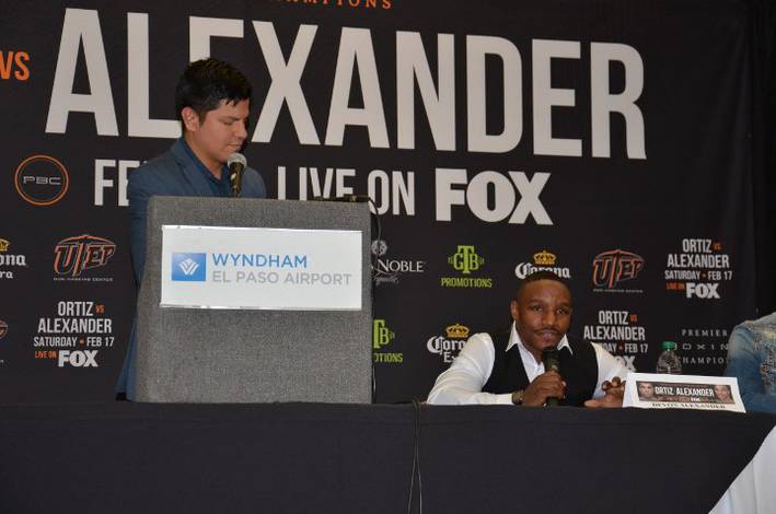 Victor Ortiz and Devon Alexander met at a press conference (photo)