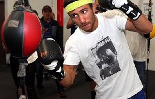 Lomachenko working on the double end bag (video)