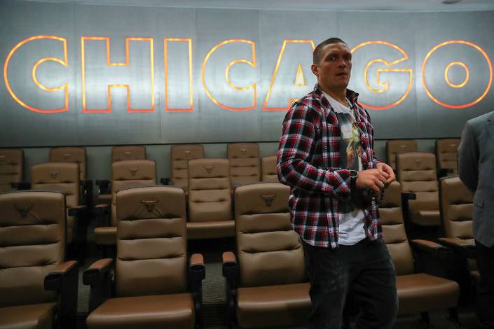 Усик посетил тренировку Чикаго Буллз