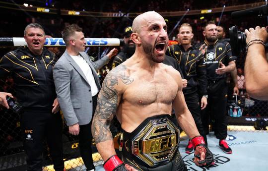 Brown named the only fighter who can beat Volkanovski