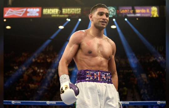 Amir Khan dévoile le salaire mirobolant qu'il a touché pour son combat contre Canelo : "Ça a changé ma vie"