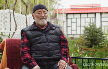 Magomedsharipov's teacher: In the USSR, people lived from paycheck to paycheck by borrowing and pawning things