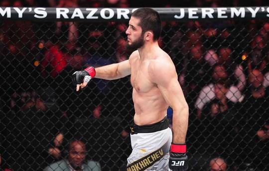 Rockhold: "Makhachev will not dominate so much in the welterweight division"