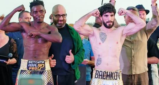Hoe laat is Hovhannes Bachkov vs Xolisani Ndongeni vanavond? Ringwalks, schema, streaminglinks