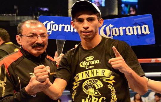 Vargas beats McDonnell for WBC 122 belt