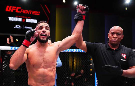 Бонфим нокаутировал Брауна и другие результаты турнира UFC on ESPN 73