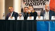 Стивенсон и Гвоздик встретились на пресс-конференции перед боем (фото + видео)