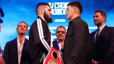 Bellew e Froch responderam quem preferiam combater - Bivol ou Beterbiev