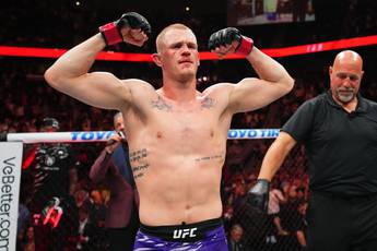 Гаррі викликав на бій Махачева