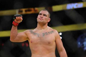 Velasquez returns to UFC