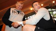 Виталий Кличко со своим тренером Фрицем Здунеком во время подготовки в Австрии