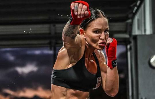 Desley Robinson vs Logan Holler - Date, Start time, Fight Card, Location