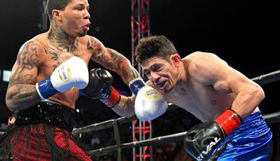 Davis knocks Ruiz out in the first (video)