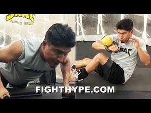 Garcia works out before Spence fight (video)