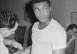 Мухаммед Али в июне 1963 перед поединком против Генри Купера