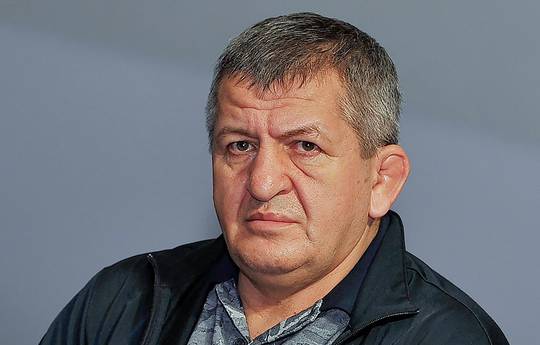Нурмагомедов-старший: "Любой встречный дагестанец мог МакГрегора на асфальт приземлить"