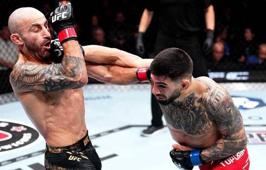 Топурия не захотел проводить реванш с Волкановски на UFC 305